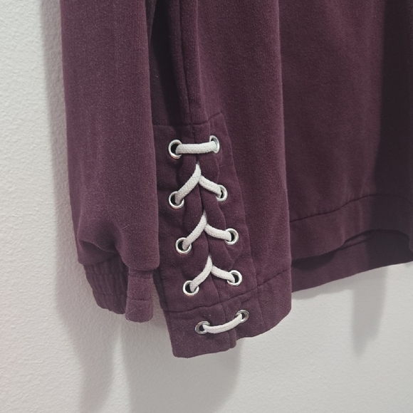 PINK Victoria's Secret Woman's Sweater - Picture 2 of 3